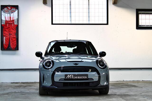 Mini Electric Mini Classic 33 kWh | Apple Carplay | Stuurwielverwarming | Camera | NL auto | 1e eigenaar | BTW | SOH 97% |