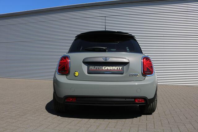 Mini Electric Mini Yours 33 kWh (Pano Sportleder Navi/Camera Carplay HarmanKardon HeadUp Keyless Led 17InchLMV Pdc V+A)