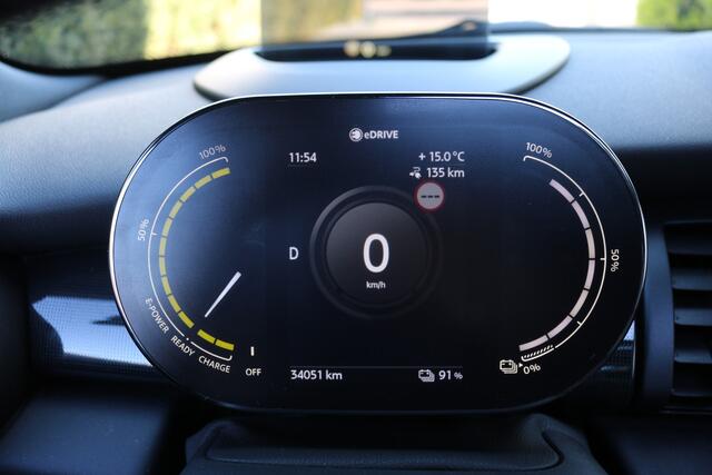 Mini Electric Mini Yours 33 kWh (Pano Sportleder Navi/Camera Carplay HarmanKardon HeadUp Keyless Led 17InchLMV Pdc V+A)