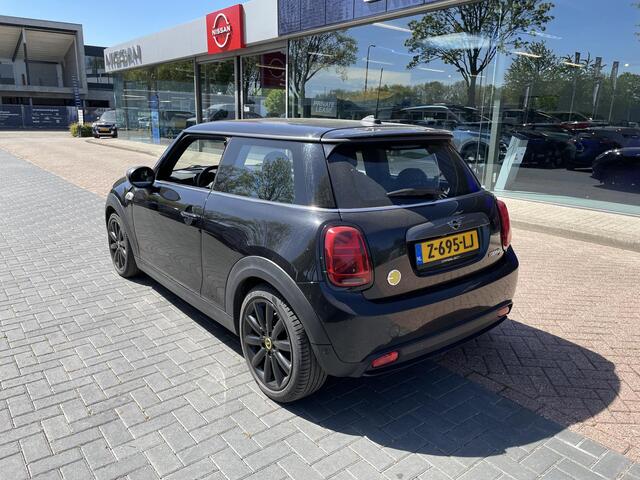 Mini Electric Mini MINI Yours 33 kWh | Leder | Premium Audio | Panoramadak | Camera | SOH 96.2% |