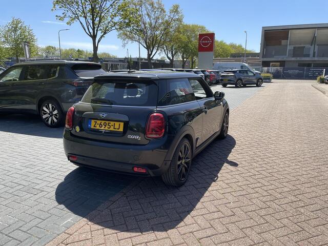 Mini Electric Mini MINI Yours 33 kWh | Leder | Premium Audio | Panoramadak | Camera | SOH 96.2% |