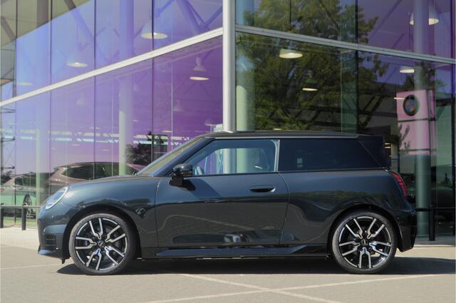 Mini Electric Hatchback Cooper SE / John Cooper Works / Pakket XL / 18" JCW Lap Spoke 2-tone