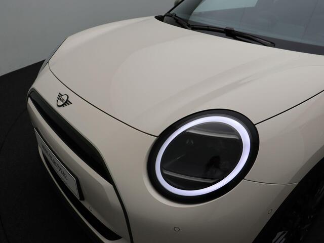 Mini Electric Cooper SE Paul Smith Edition + M Pakket