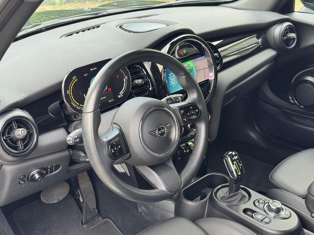Mini Electric Cooper SE Yours | LEDER | PANORAMADAK | CAMERA | CLIMAAT CONTROL