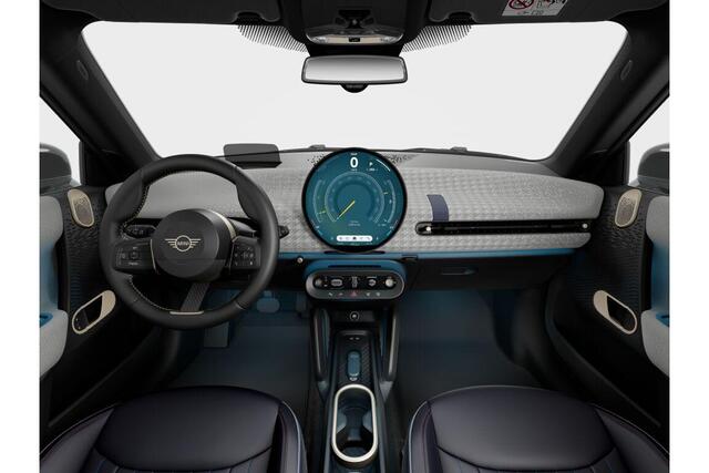 Mini Electric Cooper 3-deurs Cooper E Favoured L 40.7 kWh | 18 inch Night Flash Spoke 2-tone | Opruimingsvoordeel