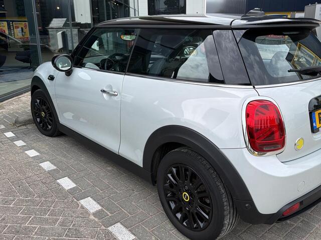 Mini Electric 3-deurs Camden 33 kWh | Stoelverwarming | Led koplampen | Antr. Hemel | Snellader