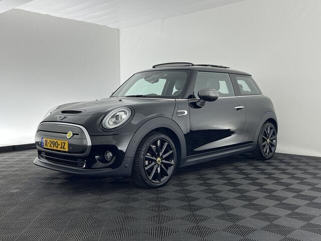 Mini Electric Yours 33 kWh [ 3-Fase ] {SOH-97%} (INCL-BTW) Aut. *HEATPUMP | PANO | LEATHER | DIGI-COCKPIT | HEAD-UP | FULL-LED | NAVI-FULLMAP | HEATED-SPORTSEATS | DAB | CRUISE | HARMAN/KARDON | CAMERA | KEYLESS | AMBIENTLIGHT | 17"ALU*