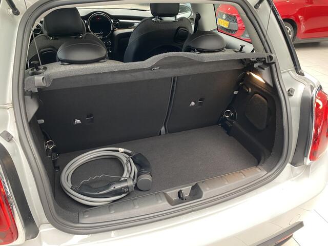 Mini Electric Mini Cooper SE Camden Ed. 33 kWh [ CAREPLAY I CLIMA & STOELVERWARMING]