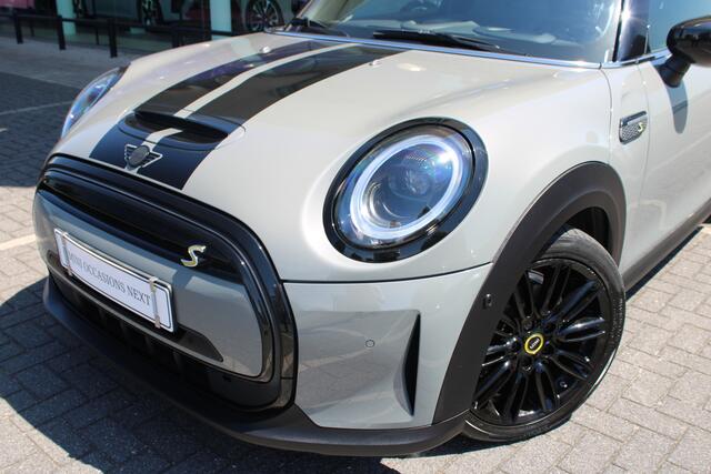 Mini Electric Classic / Panoramadak / Sportstoelen / Comfort Access / Achteruitrijcamera / Active Cruise Control / Head-Up