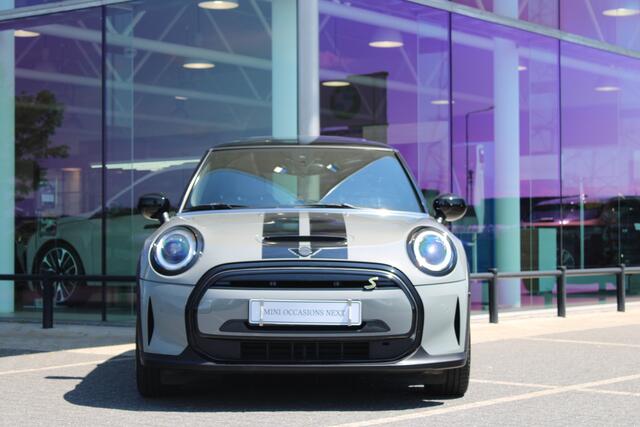 Mini Electric Classic / Panoramadak / Sportstoelen / Comfort Access / Achteruitrijcamera / Active Cruise Control / Head-Up