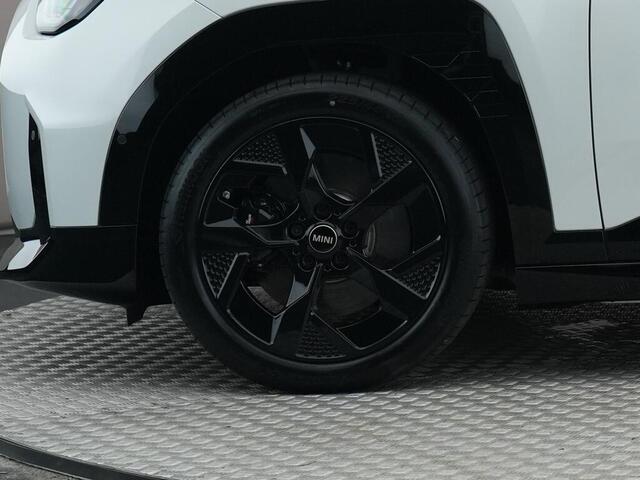 Mini Electric Aceman SE John Cooper Works 54.2 kWh Pakket M | Panoramadak | Comfort Access | Getint glas |