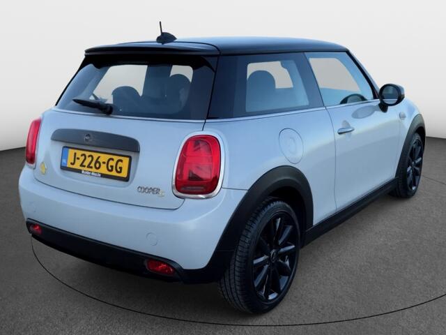Mini Electric Mini Basic Business 33 kWh | Nav | Black optik | 96% SOH