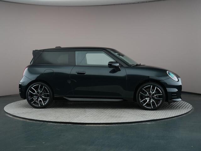 Mini Electric Cooper SE John Cooper Works 54.2 kWh | Pakket L | Harman Kardon | 360 graden camera | Stoelverwarming | Panoramdak |