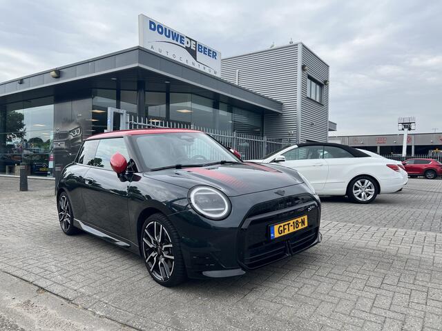 Mini Electric 3-Deurs Cooper SE John Cooper Works M 54.2 kWh pano.dak, stuurverwarming, Leer, etc