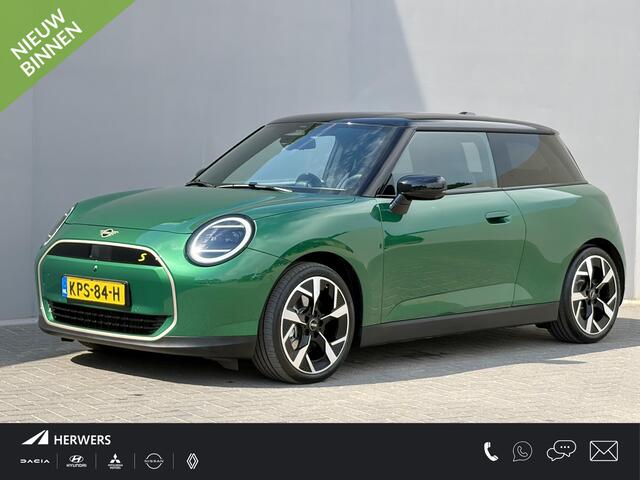 Mini Electric 3-Deurs Cooper SE Paul Smith Ed. S 54.2 kWh / SOH 98% / 3 Fasen / Fabrieksgarantie tot 30-12-2027 / Navigatie / CCS snel laden / Apple Carplay Android / Stuur & Stoelverwarming / Elektrisch verstelbare Stoelen / Climate Control / 360 Graden Camera / Harman/Kardon / HUD /