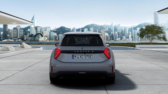 Mini Electric 3-deurs Cooper SE | Panorama Dak | Stoelverwarming | Sportstuur