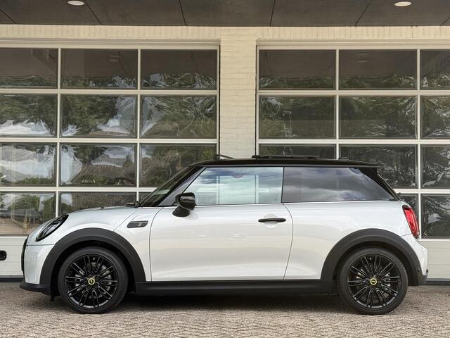 Mini Electric Cooper SE Classic Trim 33kW | PANORAMA | KEYLESS | HARMAN KARDON | LEDER | APPLE CARPLAY |