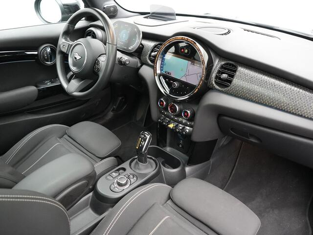 Mini Electric Cooper SE 33 kWh 184pk Dealer O.H | Panodak | Head Up | Camera | Harman / Kardon | Warmtepomp | Sportstoelen Verwarmd | Keyless | Apple Carplay | Sfeerverlichting | DAB | Virtual | Navigatie | 16"L.M |