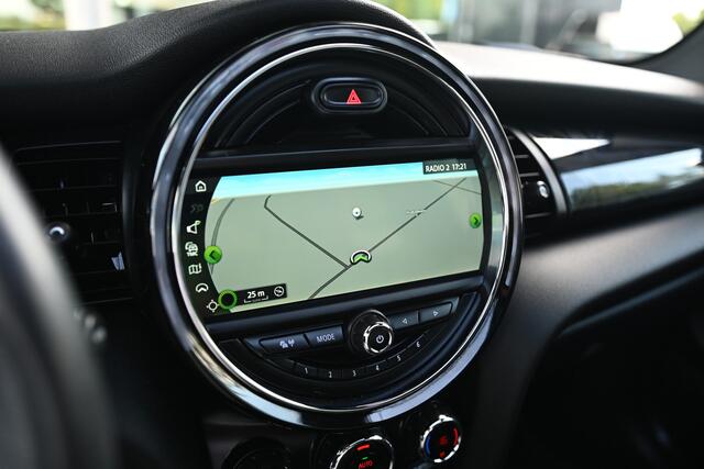 Mini John Cooper Works Hatchback S JCW Trim Automaat / Panoramadak / Comfort Acces / Apple Carplay / Navigatie Plus / 17"LM-velgen