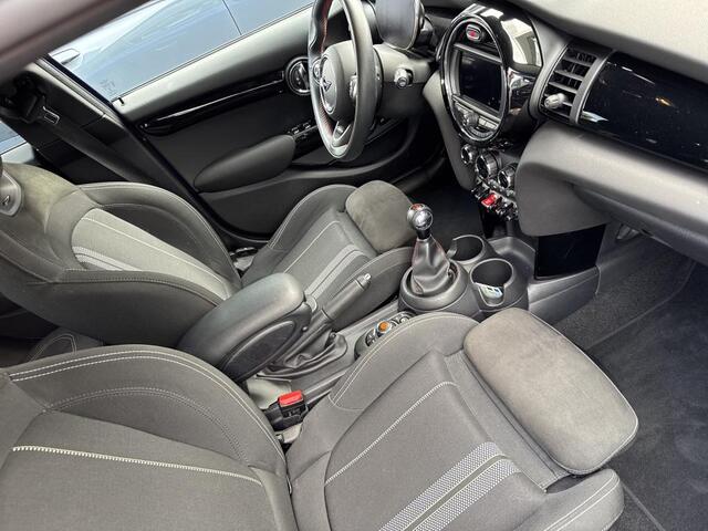 Mini John Cooper Works 5-deurs Dalston Edition | JCW | Camera | Handgeschakeld