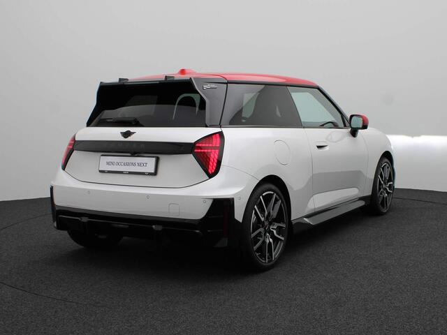 Mini John Cooper Works E Cooper Pakket XL + Glazen panoramadak + Driving Assistant Plus + Harman Kardon + Parking Assistant Plus + Massage + Camera + 18''