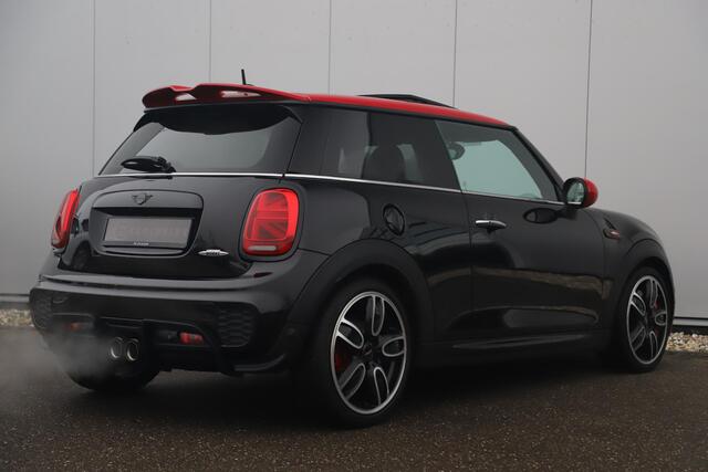 Mini John Cooper Works Mini 2.0 Chili 286PK Automaat Panoramadak Keyless Navigatie Camera Sportstoelen Draadloos Carplay Klep Uitlaat Downpipe Eventuri Intake Head Up Display Stoelverwarming