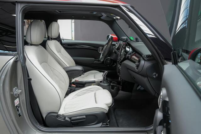 Mini John Cooper Works 2.0 230pk Chili AUTOMAAT |panoramadak|head-up|Harman & Kardon|lederen bekleding|adaptive cruise control|Apple Carplay|dealer onderhouden|18"|
