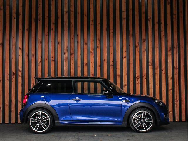 Mini John Cooper Works 1.5 136PK Automaat JCW Pakket | HARMAN EN KARDON | KEYLESS | SFEERVERLICHTING | NAVI | PDC |