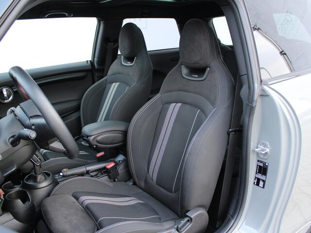 Mini John Cooper Works Mini 1.5 Cooper PANO | HARMAN KARDON | STOELVERW | CARPLAY | LAGE KM ! DEALER ONDERHOUDEN | VIRTUAL COCKPIT