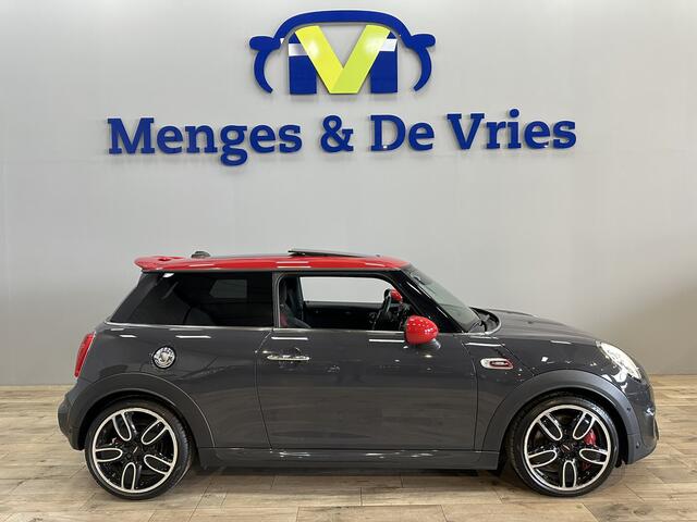 Mini John Cooper Works 2.0 231 PK JCW | Airco ECC | Sportstoelen | LED | Panorama | Harman Kardon | Camera | Head Up | Keyless | Cruise control | Navigatie | Isofix | NAP |