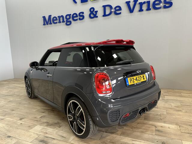 Mini John Cooper Works 2.0 231 PK JCW | Airco ECC | Sportstoelen | LED | Panorama | Harman Kardon | Camera | Head Up | Keyless | Cruise control | Navigatie | Isofix | NAP |