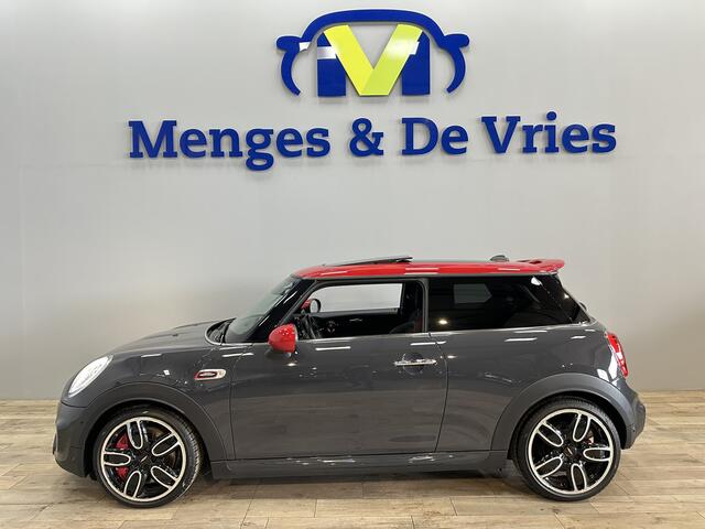 Mini John Cooper Works 2.0 231 PK JCW | Airco ECC | Sportstoelen | LED | Panorama | Harman Kardon | Camera | Head Up | Keyless | Cruise control | Navigatie | Isofix | NAP |