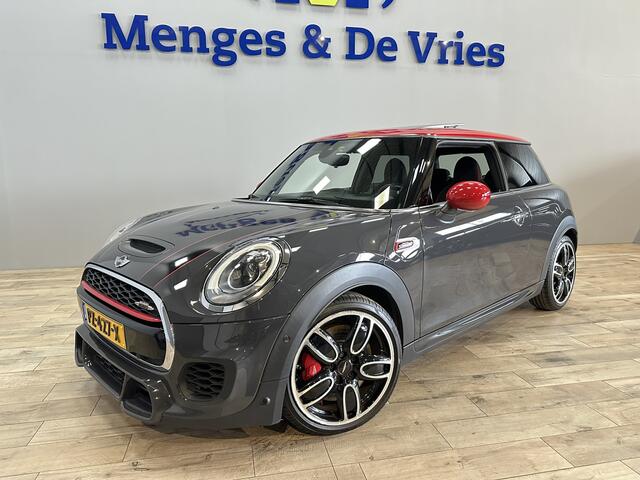 Mini John Cooper Works 2.0 231 PK JCW | Airco ECC | Sportstoelen | LED | Panorama | Harman Kardon | Camera | Head Up | Keyless | Cruise control | Navigatie | Isofix | NAP |