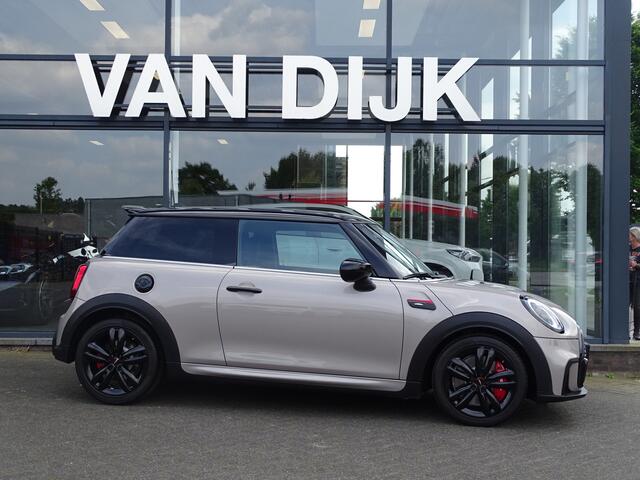 Mini John Cooper Works Mini 2.0 231 pk JCW Pack Kuipstoelen Adaptive Cruis Driv.Ass. Apple CarPlay 17" LM Velgen