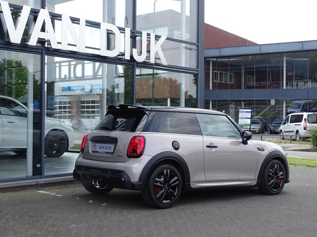 Mini John Cooper Works Mini 2.0 231 pk JCW Pack Kuipstoelen Adaptive Cruis Driv.Ass. Apple CarPlay 17" LM Velgen
