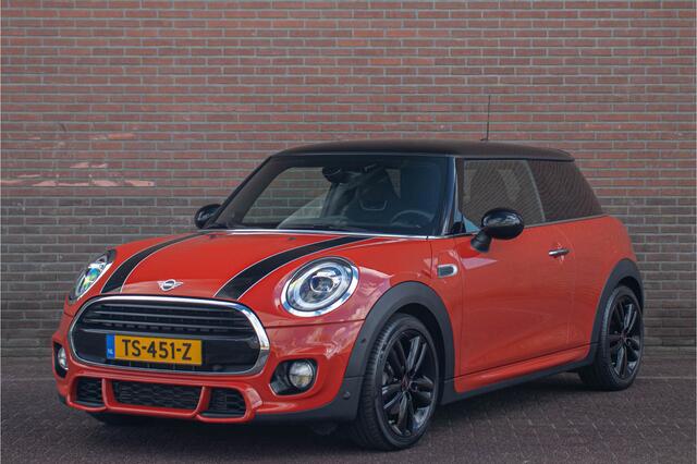 Mini John Cooper Works 1.5 Cooper Carplay, Stoelverwarming, Harman Kardon, Keyless, Park Assist, Full LED.