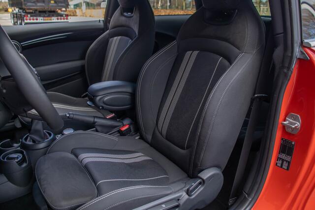 Mini John Cooper Works 1.5 Cooper Carplay, Stoelverwarming, Harman Kardon, Keyless, Park Assist, Full LED.