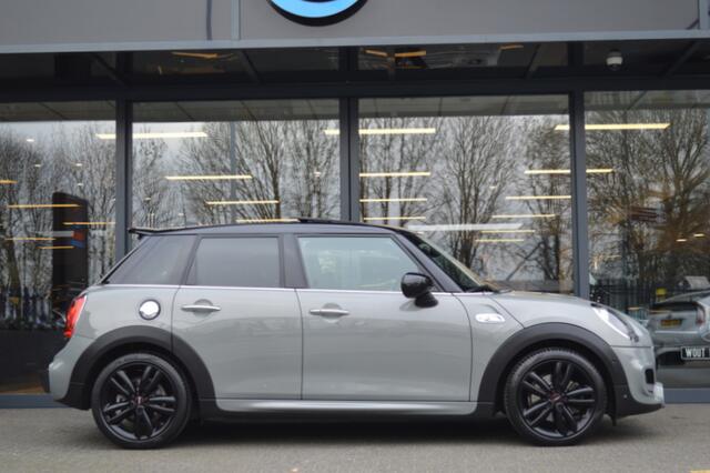 Mini John Cooper Works S 2.0 192 pk JCW Aut. Panorama Leder Head-Up CarPlay Keyless Pdc