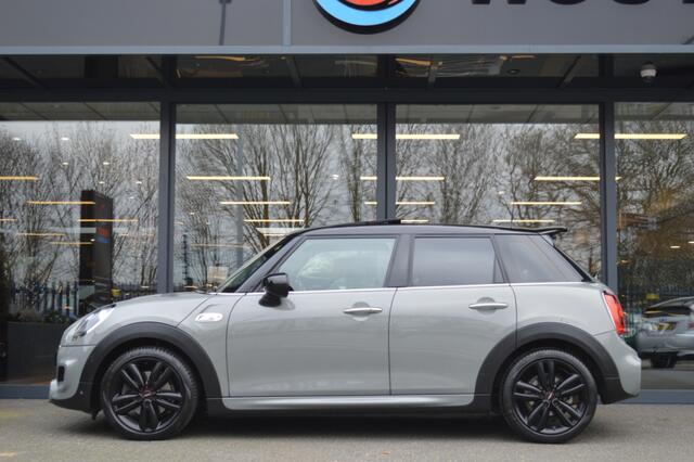 Mini John Cooper Works S 2.0 192 pk JCW Aut. Panorama Leder Head-Up CarPlay Keyless Pdc