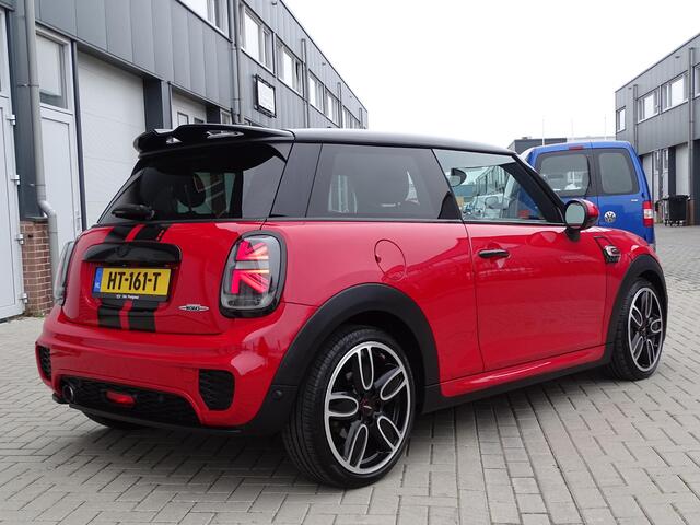 Mini John Cooper Works Mini JCW 1.5 Amsterdam editie, Sport Interieur, Multimedia, Navigatie, Head-up display, 6-bak, Airco/ECC, CruiseControl, LM-velgen, Parkeersensoren