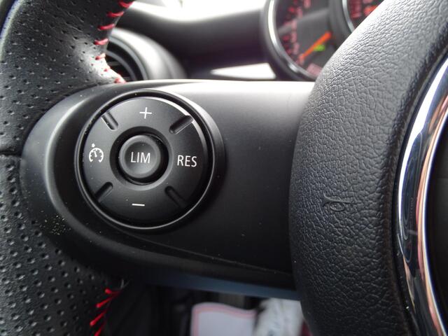 Mini John Cooper Works Mini JCW 1.5 Amsterdam editie, Sport Interieur, Multimedia, Navigatie, Head-up display, 6-bak, Airco/ECC, CruiseControl, LM-velgen, Parkeersensoren