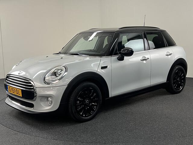 Mini John Cooper Works Mini 1.5 Cooper 5 drs Automaat 136 PK Navi / Bluetooth / Sportstoelen / LM Velgen / PDC / Cruise & Climate Control