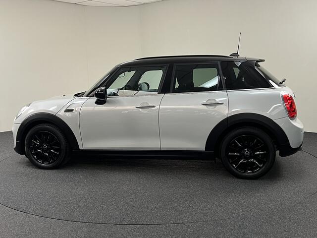 Mini John Cooper Works Mini 1.5 Cooper 5 drs Automaat 136 PK Navi / Bluetooth / Sportstoelen / LM Velgen / PDC / Cruise & Climate Control