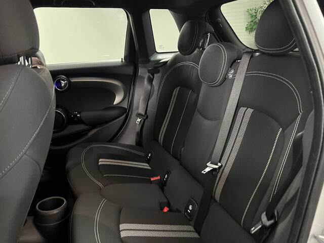 Mini John Cooper Works Mini 1.5 Cooper 5 drs Automaat 136 PK Navi / Bluetooth / Sportstoelen / LM Velgen / PDC / Cruise & Climate Control