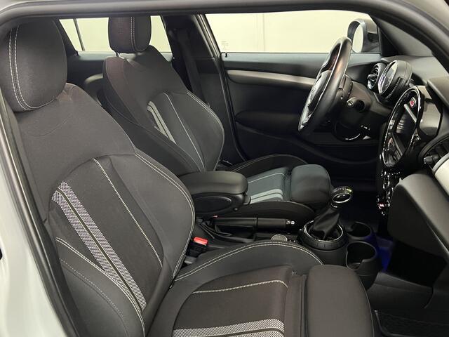 Mini John Cooper Works Mini 1.5 Cooper 5 drs Automaat 136 PK Navi / Bluetooth / Sportstoelen / LM Velgen / PDC / Cruise & Climate Control