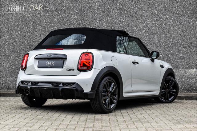 Mini John Cooper Works Cabrio 1.5 Aut. | JCW-Trim | Navigatie | ACC | Camera | LED | 17"LM | White Silver