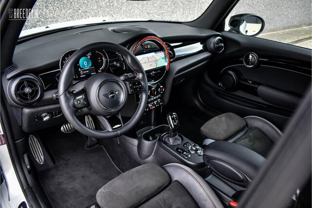 Mini John Cooper Works Cabrio 1.5 Aut. | JCW-Trim | Navigatie | ACC | Camera | LED | 17"LM | White Silver