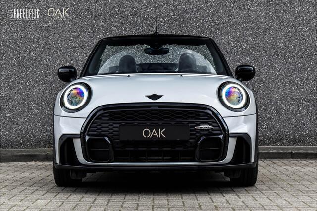Mini John Cooper Works Cabrio 1.5 Aut. | JCW-Trim | Navigatie | ACC | Camera | LED | 17"LM | White Silver