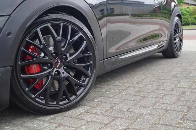 Mini John Cooper Works 2.0 Automaat (231pk) Pano/Kuipstoelen/JCW Pro/JCW uitlaat/ACC