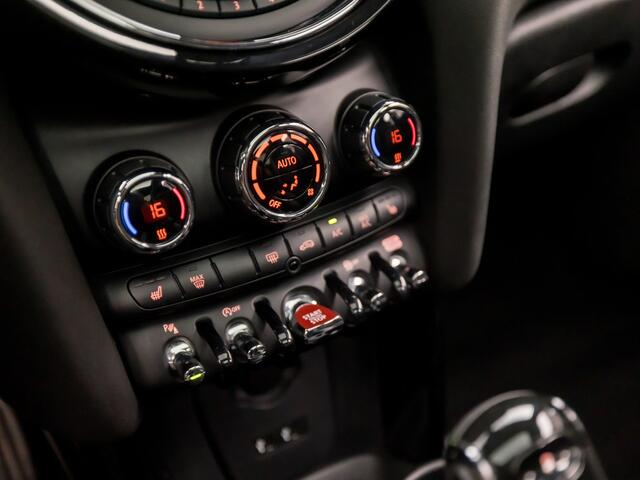 Mini John Cooper Works Mini 1.5 JCW Pack Automaat (PANORAMADAK, GROOT NAVI, KUIPSTOELEN, DEALER ONDERHOUDEN, STOELVERWARMING, LEDER/ALCANTARA, HARMAN/KARDON, SPOILER, NIEUWE APK, NIEUWSTAAT)